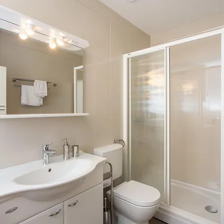 Apartment Nila's Place